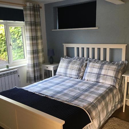 Lovely Ground Floor Apartment In Quiet Village エクセター エクステリア 写真